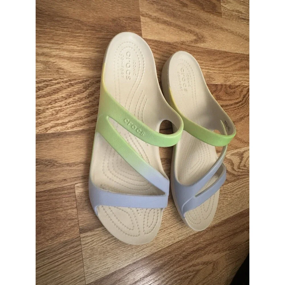 Crocs Iconic Comfort Women’s Flip Flop Sandals Pastel Blue Green Size 10W